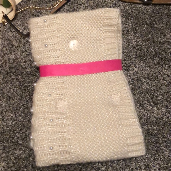 Betsy Johnson hat and scarf - Picture 2 of 2